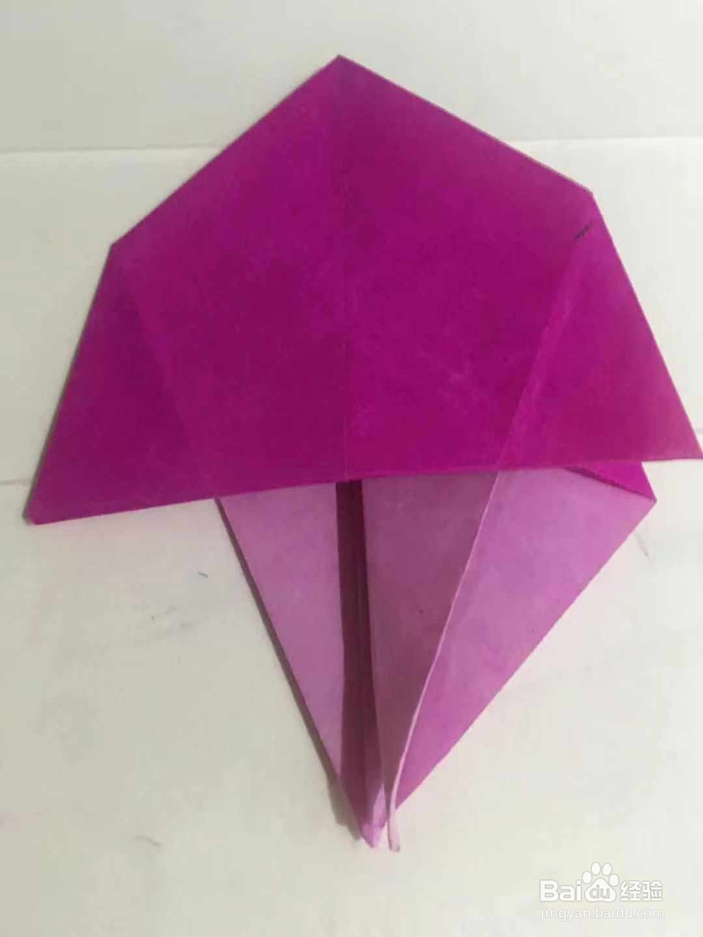 怎样用彩纸折叠一只漂亮的海蜇