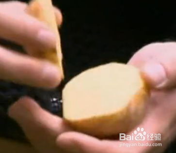 在野外如何用土豆加盐发电生火