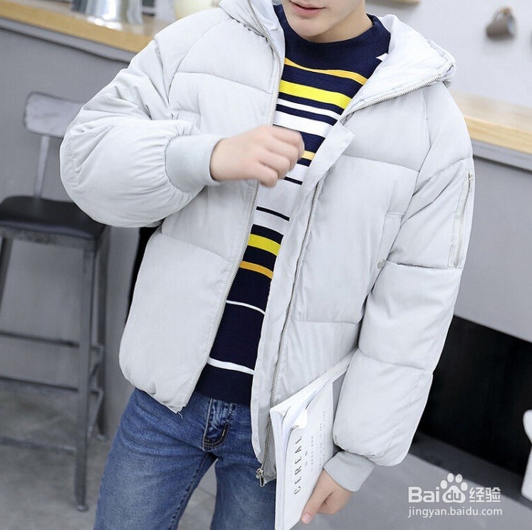 男生面包服搭什么裤子