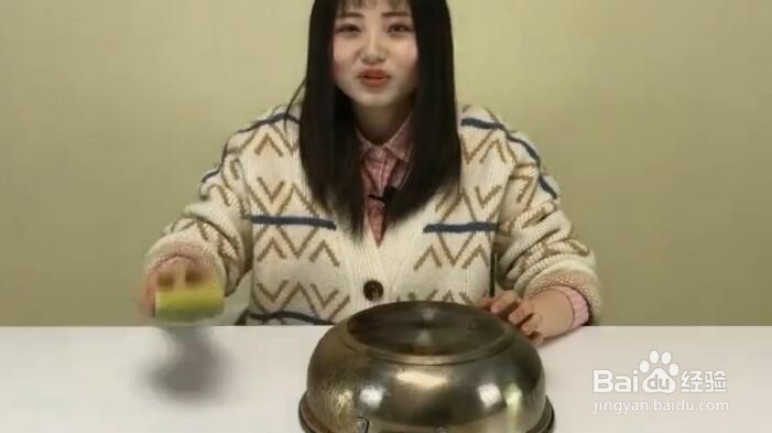 如何让不锈钢锅洁净如新？