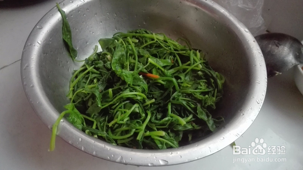菠菜八带鱼汤菜