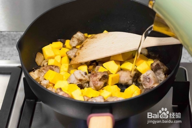 怎么做南瓜排骨焖饭