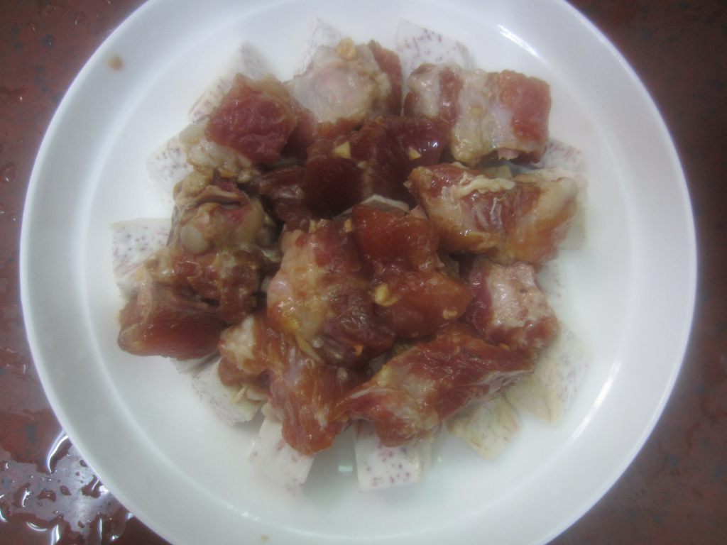 花生香芋蒸排骨，排骨的另类做法，味道格外鲜美！