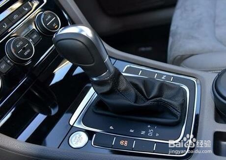 第一次开自动档车需要注意哪些