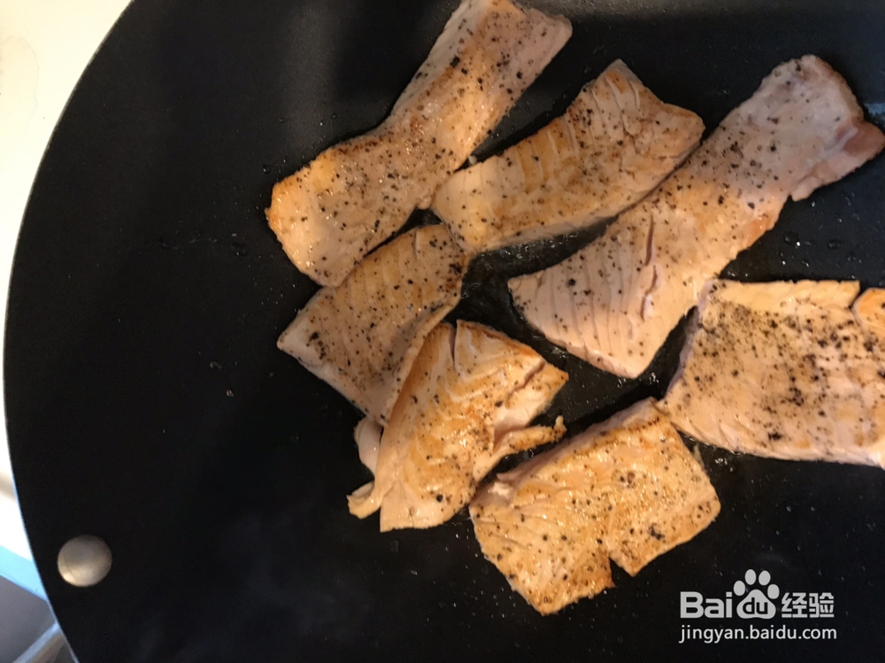 怎么做三文鱼豆腐汤？