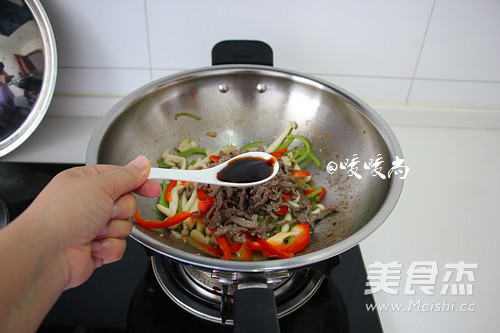 蚝油海鲜菇炒牛柳