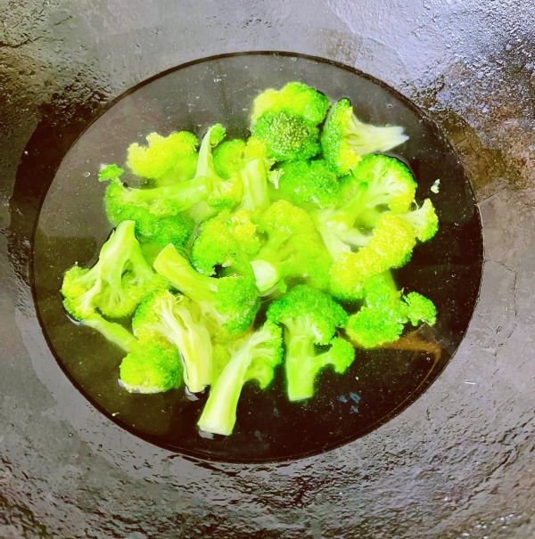 凉拌西兰花木耳