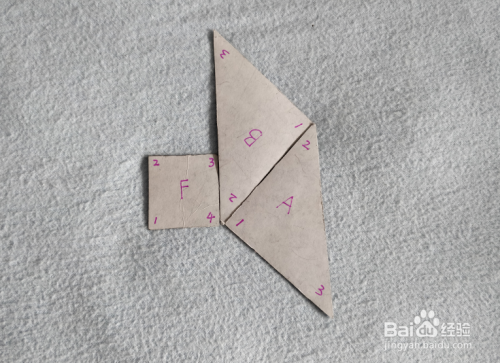 用七巧板怎样拼一把小锤子?