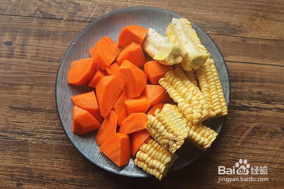 玉米马蹄红萝卜猪骨汤怎么做