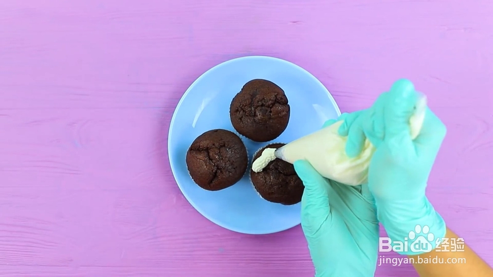 怎么diy圣诞气息的纸杯蛋糕