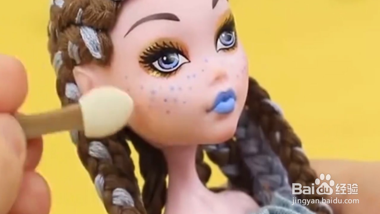 教你如何给芭比娃娃画个美美的妆容