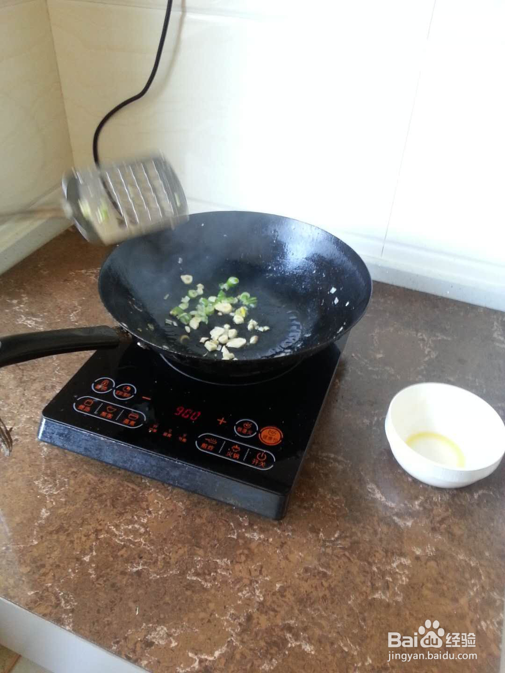 如何炒菜_炒青椒