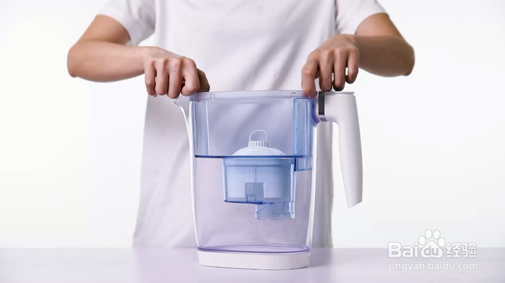 如何安装莱卡直饮净水壶