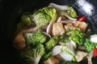 如何做黄心菜平菇烩茄子