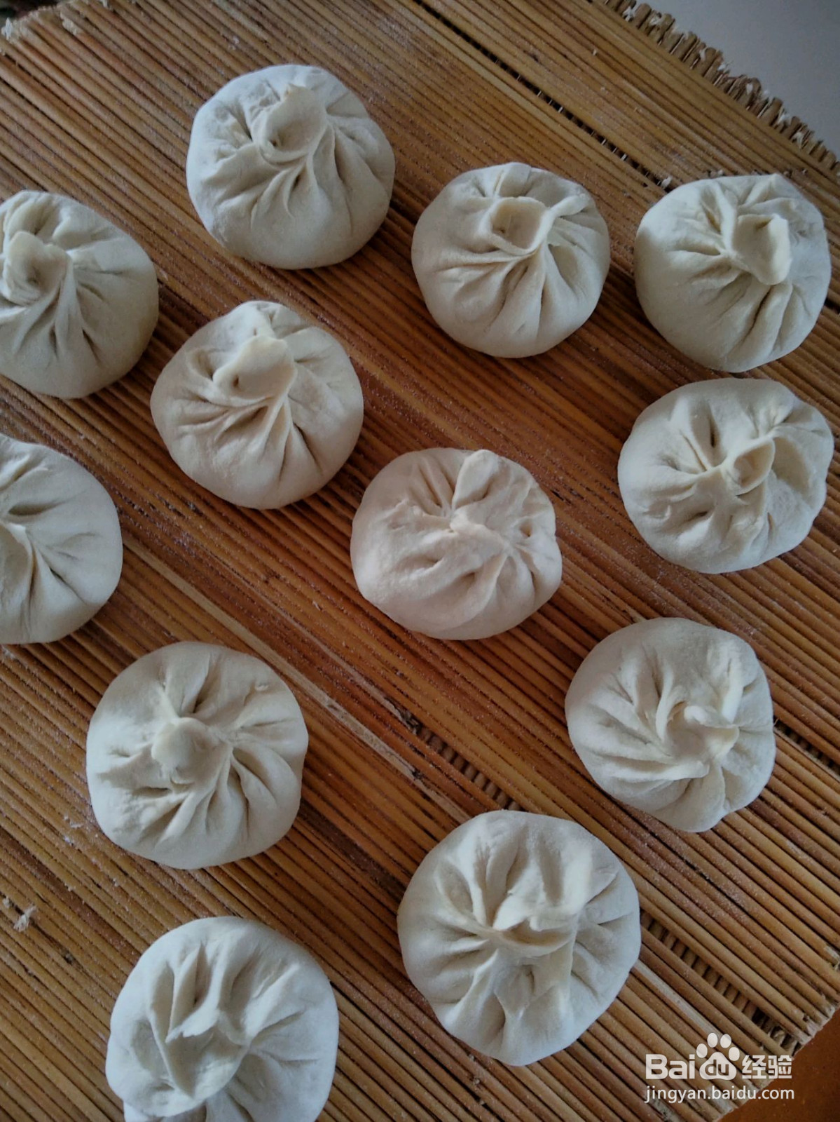 黄金水煎包羊肉白菜馅的做法