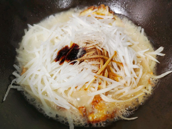 鲜美萝卜丝炖煎蛋