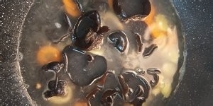 食补养生虾干苦瓜章鱼丸汤的做法