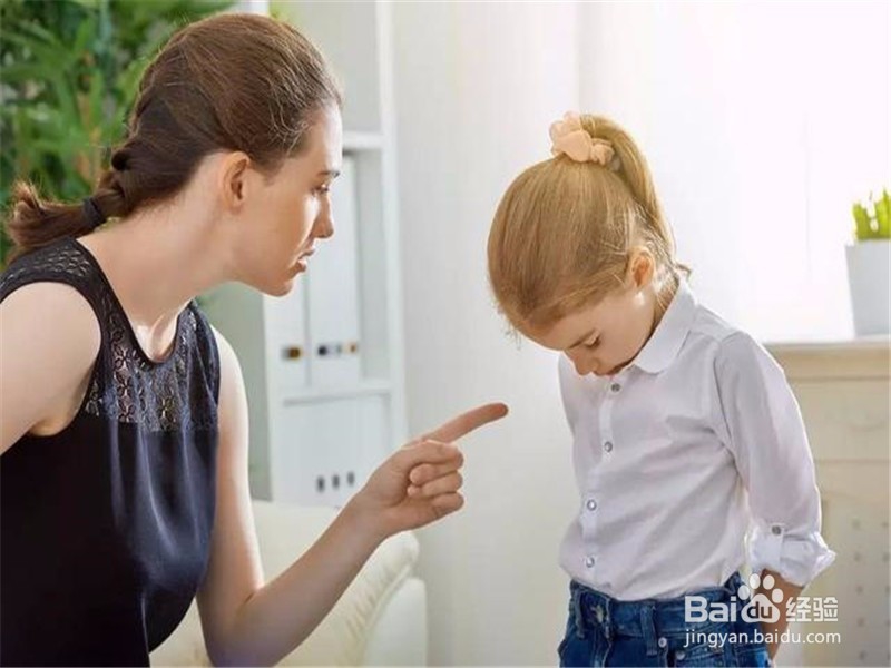 宝宝总是畏首畏尾不敢大声说话怎么办？