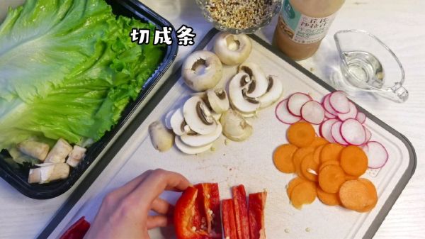 学会这道西冷牛排沙拉