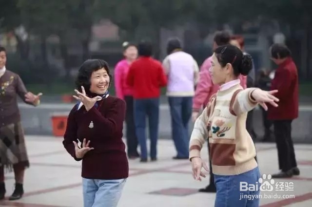 广场舞好处这么多，真的不让爸妈试试吗？