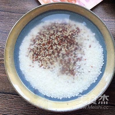 藜麦荠菜鲜虾饭团