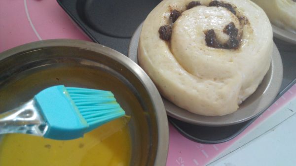 葡萄肉桂卷面包