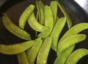 山药南瓜炒荷兰豆的做法
