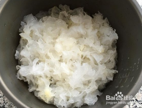 煮银耳如何出胶