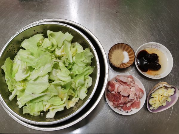 味噌风味卷心菜炒肉