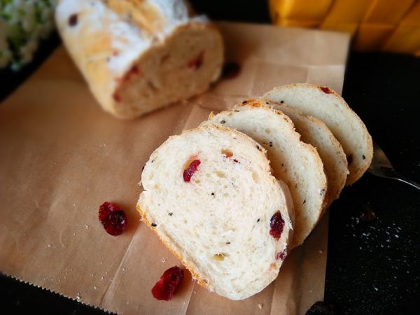 蔓越莓黑芝麻酸奶软欧