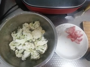 有营养的花菜炒肉