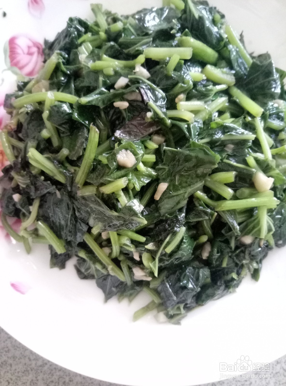 家常菜-宝宝都爱吃的蒜蓉炒红薯叶