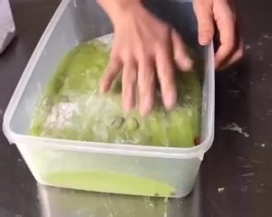怎么做超软菠菜蔓越莓吐司