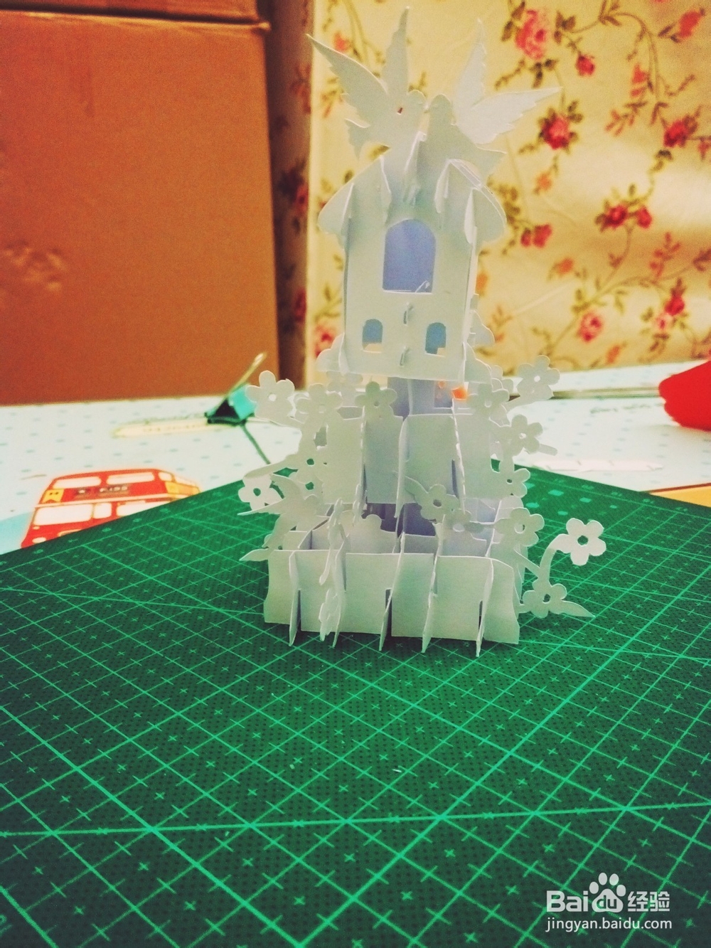 DIY手工剪纸3D立体鸟屋