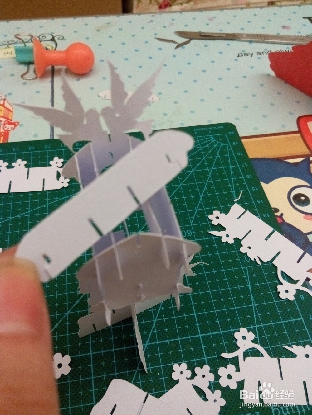 DIY手工剪纸3D立体鸟屋