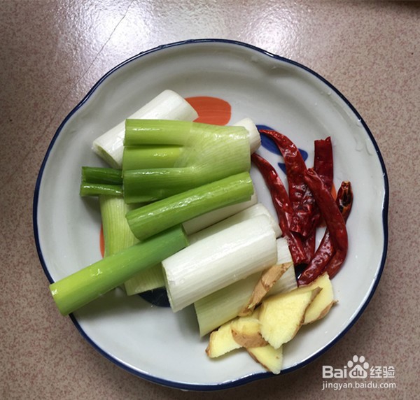 如何制作黄酒猪尾煲