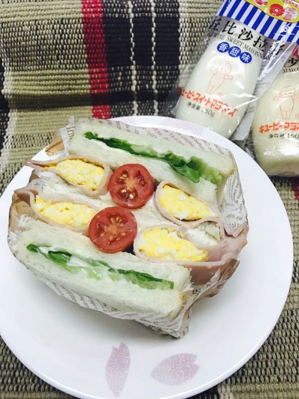 鸡蛋火腿三明治