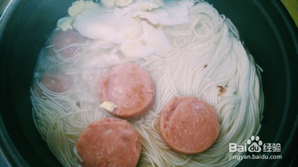 怎么在宿舍用一个电煮锅煎蛋煮面