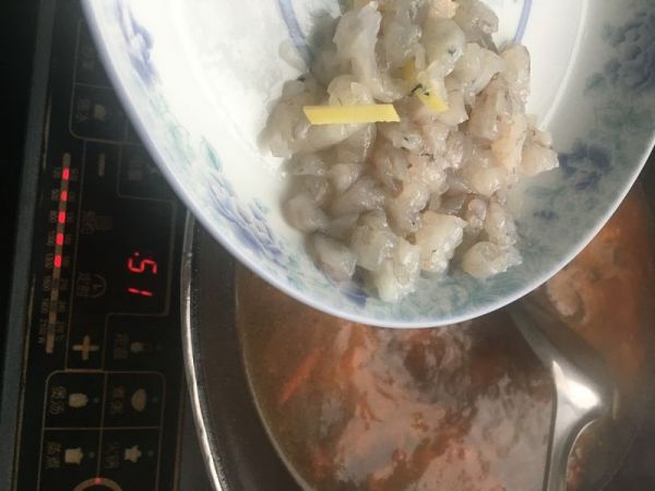 西红柿虾仁疙瘩汤