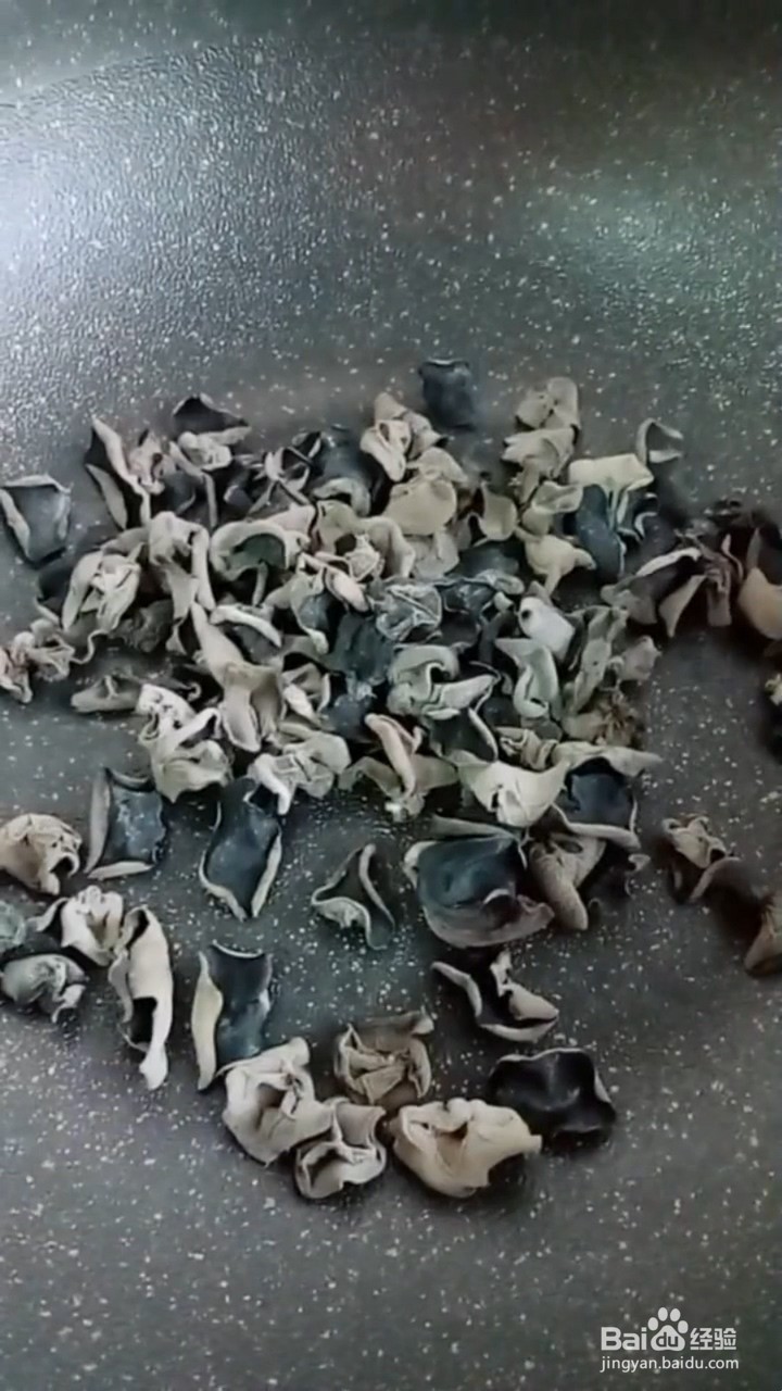 超级好吃下饭的酸辣木耳怎样做