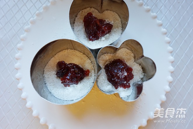 草莓流心松糕