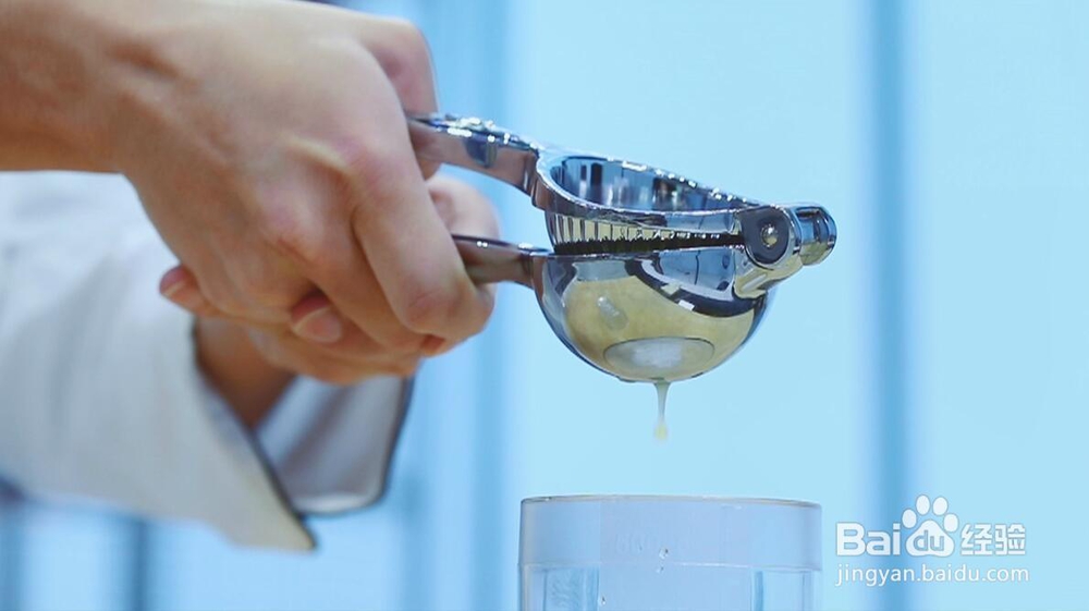 酥到掉渣的养乐多姜汁桂花蜜酿