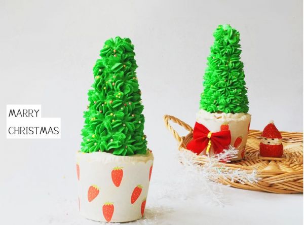 圣诞树纸杯蛋糕