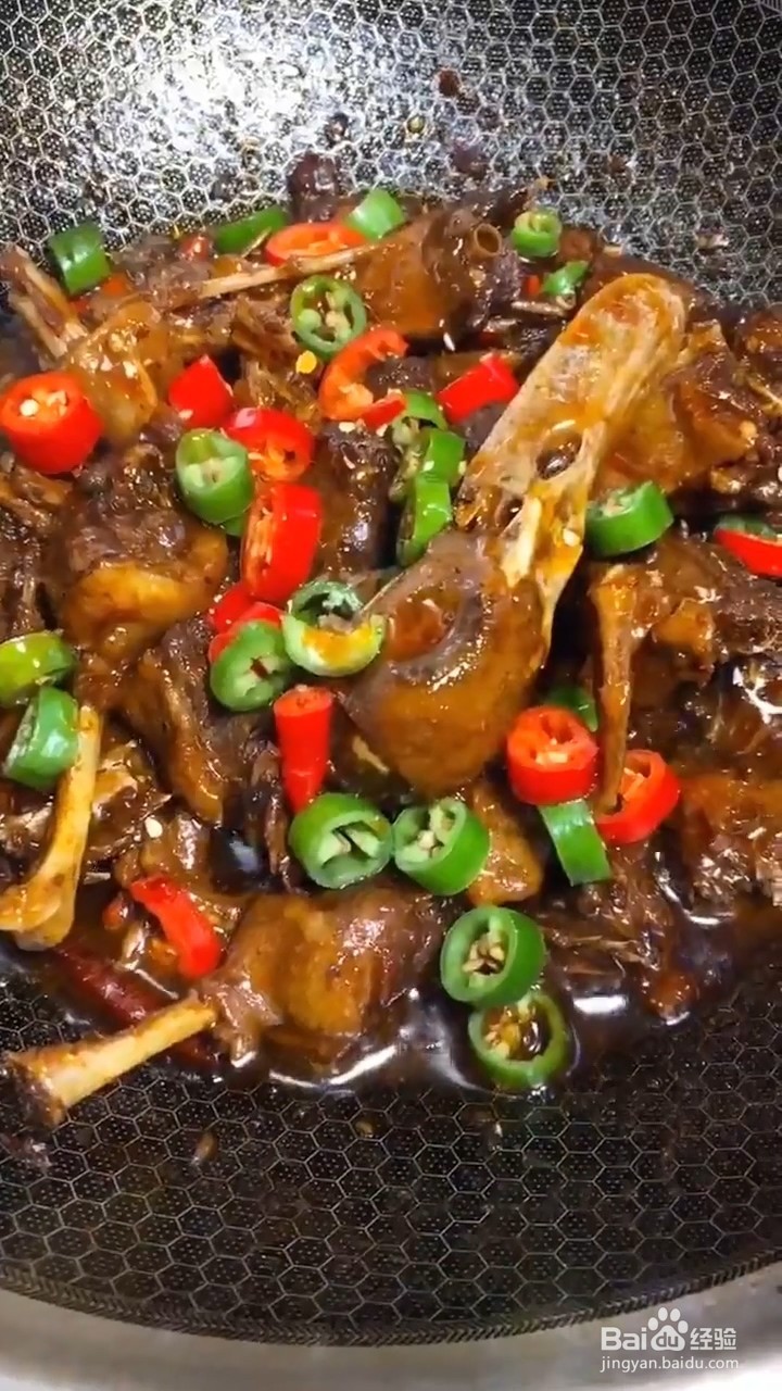 如何在家自制美味的啤酒鸭