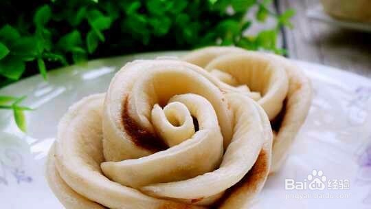 美味好看的玫瑰花豆沙卷