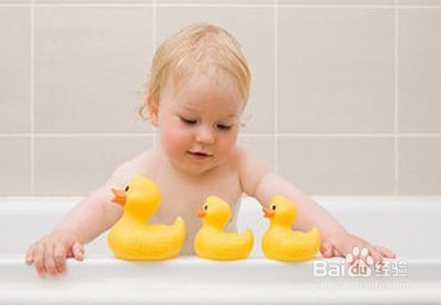 如何让宝宝喜欢上洗澡？