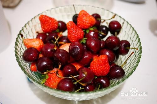 车厘子草莓牛奶饮