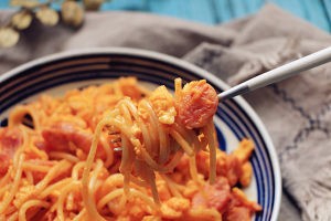 教大家做芝士香肠嫩蛋意面