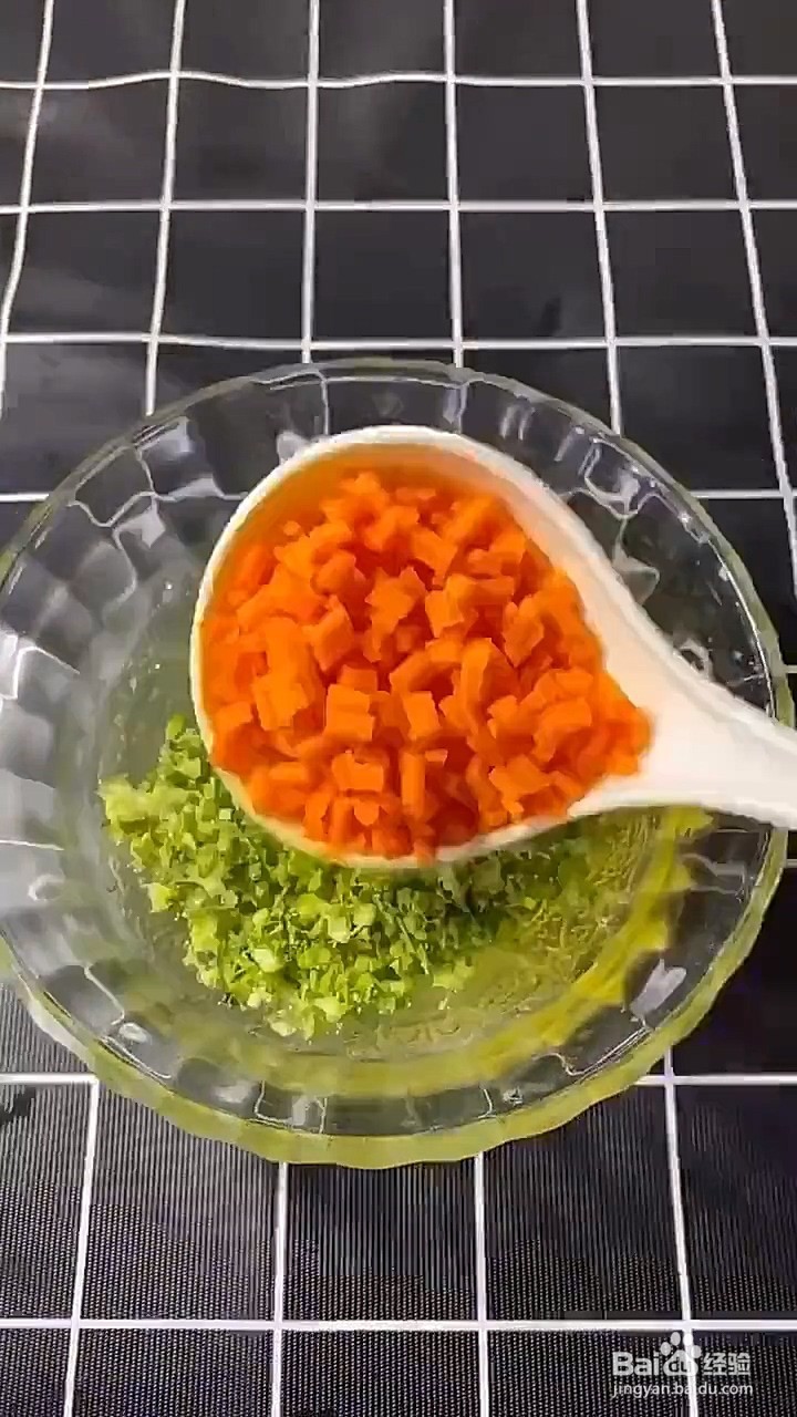 如何制作蔬菜鸡蛋糕？