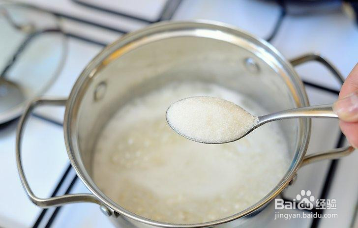制作红花饭布丁